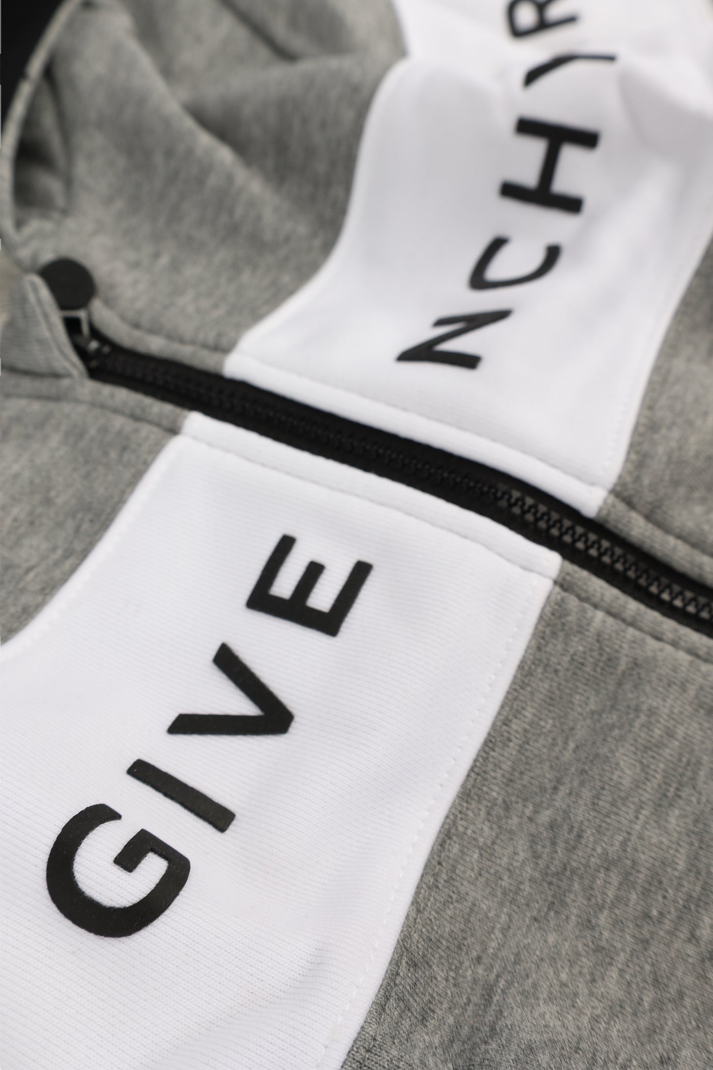 GIVENCHY KIDS SWEATSHIRT